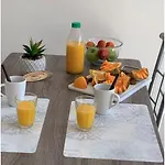 Апартаменты Bel Avec Piscine Et Proche *